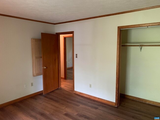 Building Photo - 103 Cloverhill Ct