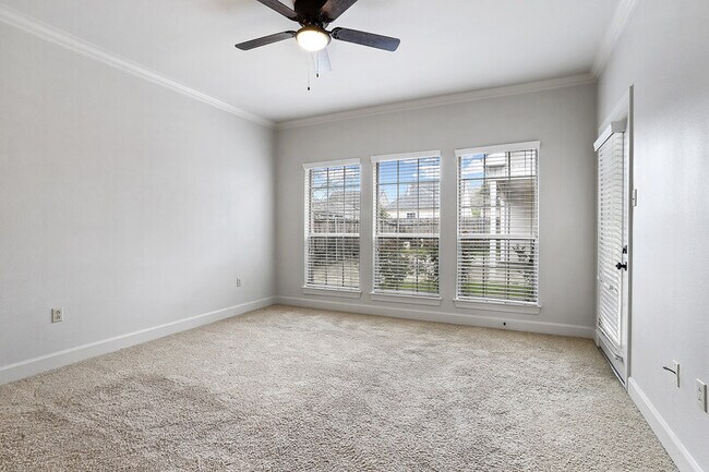Building Photo - 10735 Erin Vale Ave