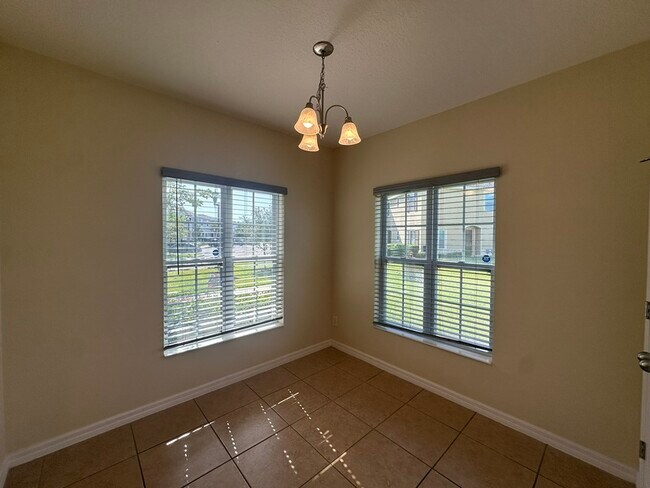 Building Photo - 172 Primrose Dr