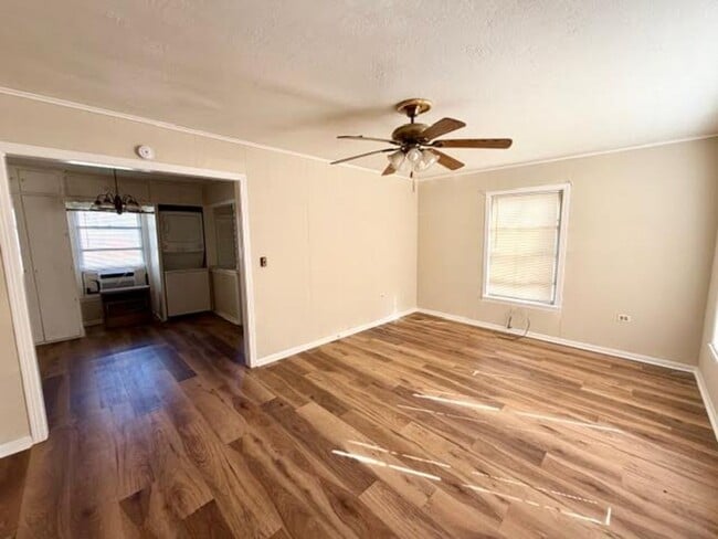 Building Photo - 3809 Homan Ave