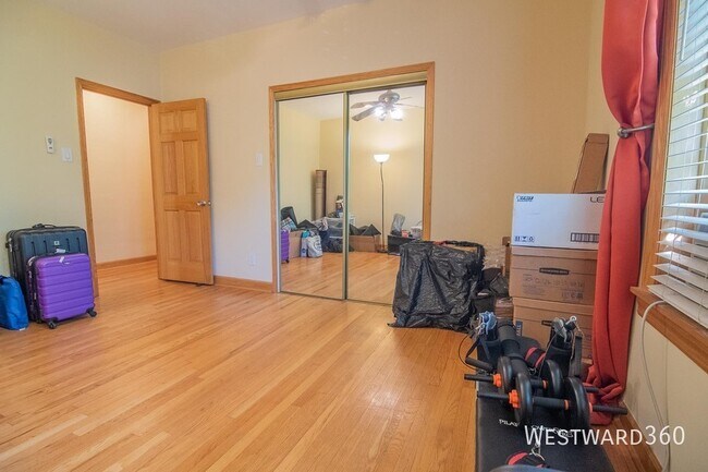 Building Photo - 821 Brummel St