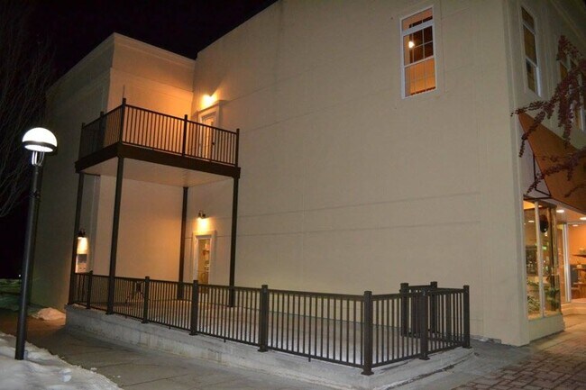 Building Photo - 246 E Main St