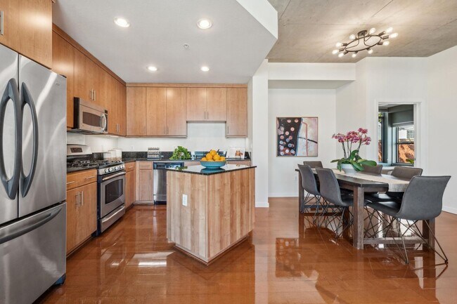 Building Photo - Refined Urban Condominium at Jack London S...