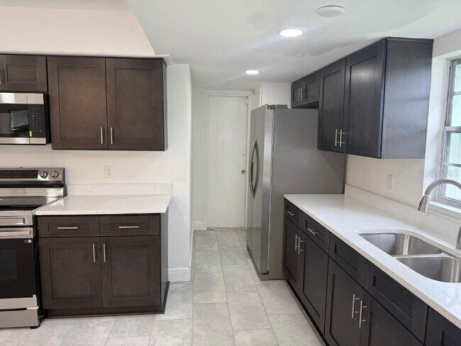 Building Photo - 14410 Sussex Dr