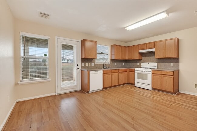 Building Photo - 13410 Blue Swallow Dr