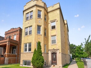 Building Photo - 1101 S Oak Park Ave
