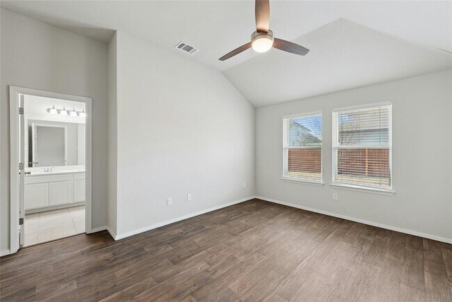 Building Photo - 120 Lyndon Dr