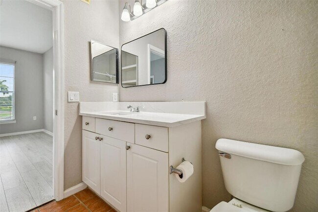 Building Photo - 9405 Crescent Loop Cir