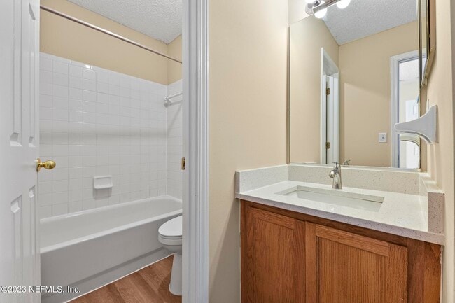 Building Photo - 1984 Mary St