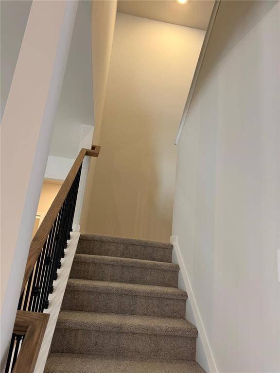 Building Photo - 181 Vly Oak Dr