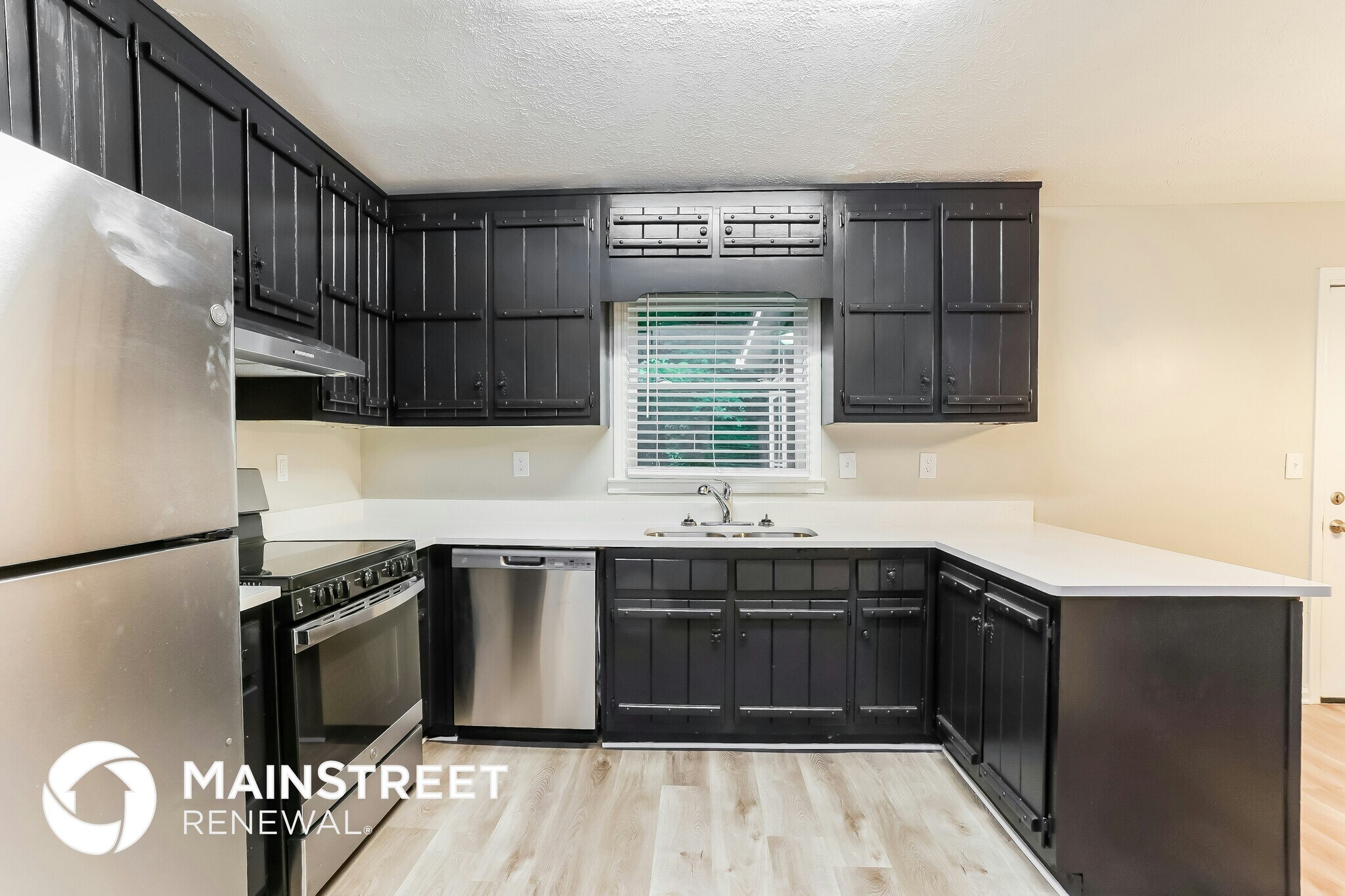 Building Photo - 4669 Ridge Dr