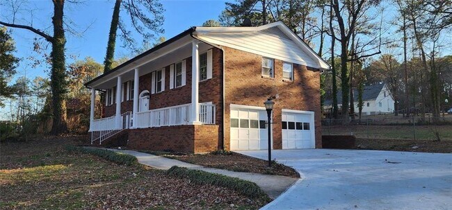 Building Photo - 2349 Valley Way