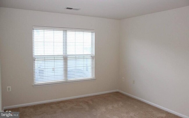 Building Photo - 20962 Albion Ln