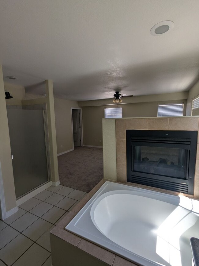 Building Photo - Beautiful 2 Story Townhome with 3 Car Garage!