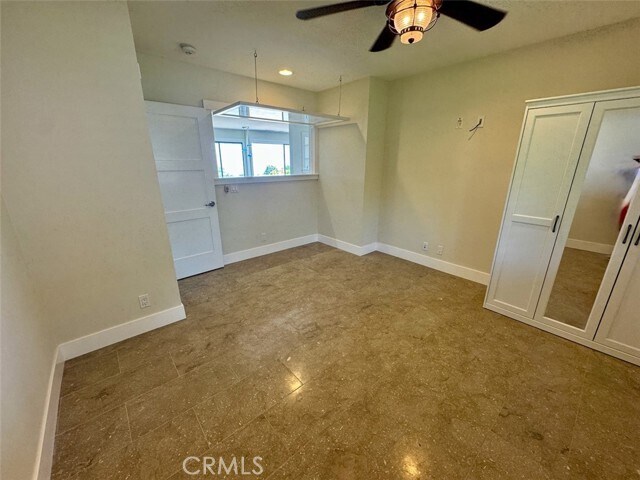 Building Photo - 2745 Temple Hills Dr