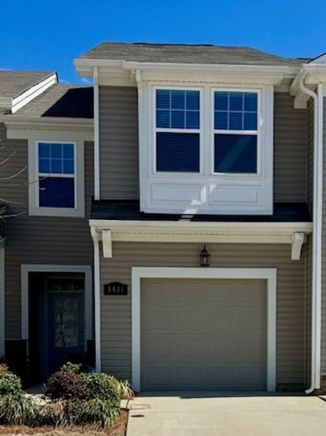 Building Photo - 3BR/2.5BA w/ Quartz Kitchen + Garage in North Charlotte