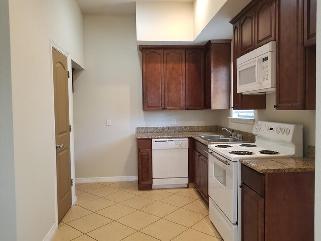 Building Photo - 5316 Reiger Ave