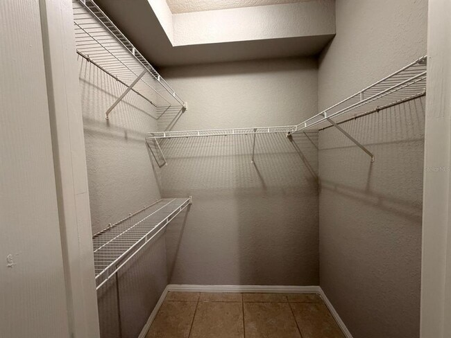 Building Photo - 911 N Orange Ave