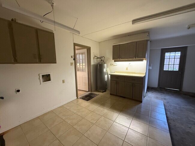 Building Photo - 2920 Cambridge Ln