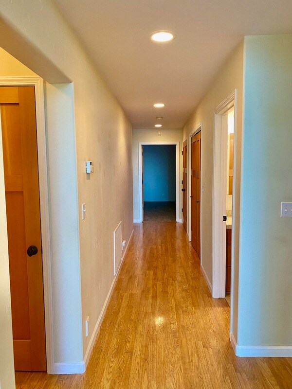 Building Photo - 13055 Summit Ridge Dr