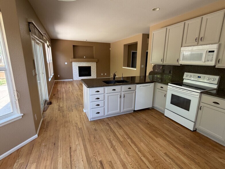 Building Photo - 1799 Spring Water Pl