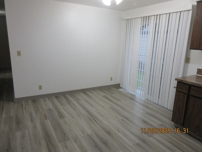 Building Photo - Updated and refurbished