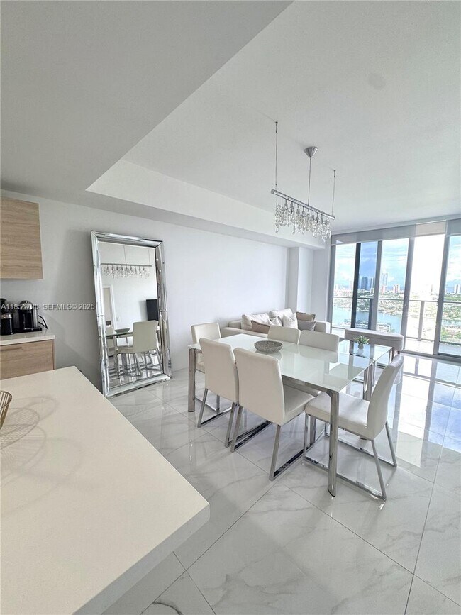 Building Photo - 16385 Biscayne Blvd