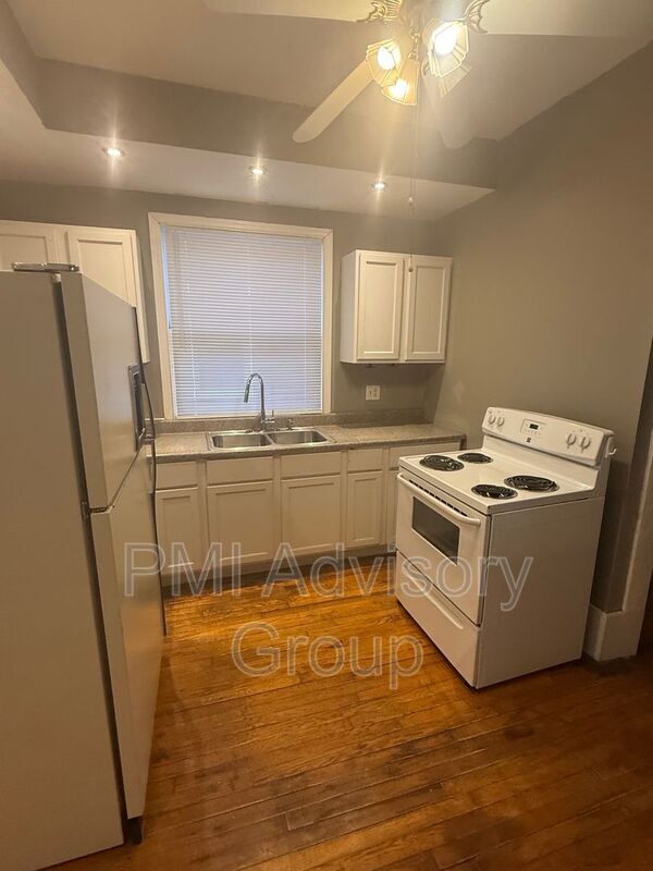 Building Photo - 1323 SW Garfield Ave