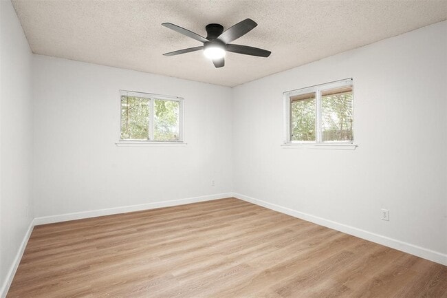 Building Photo - 8603 Woodstone Dr