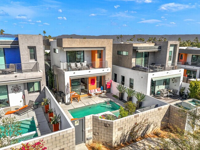 Building Photo - 483 Beacon Way