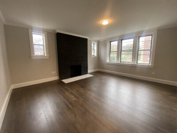 Building Photo - 103 Longwood Ave