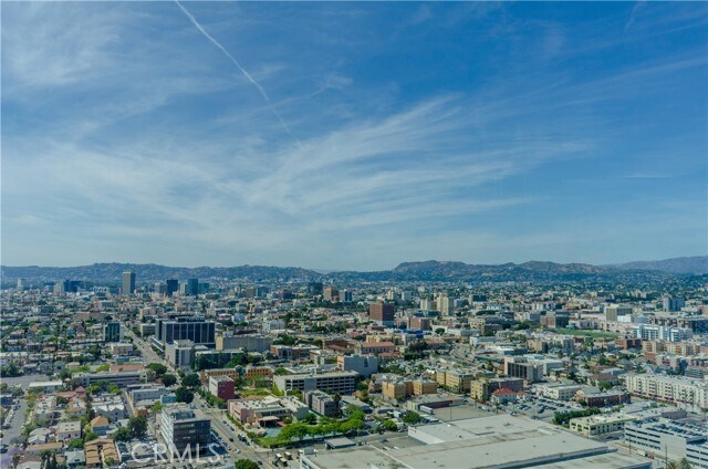 Building Photo - 900 W Olympic Blvd