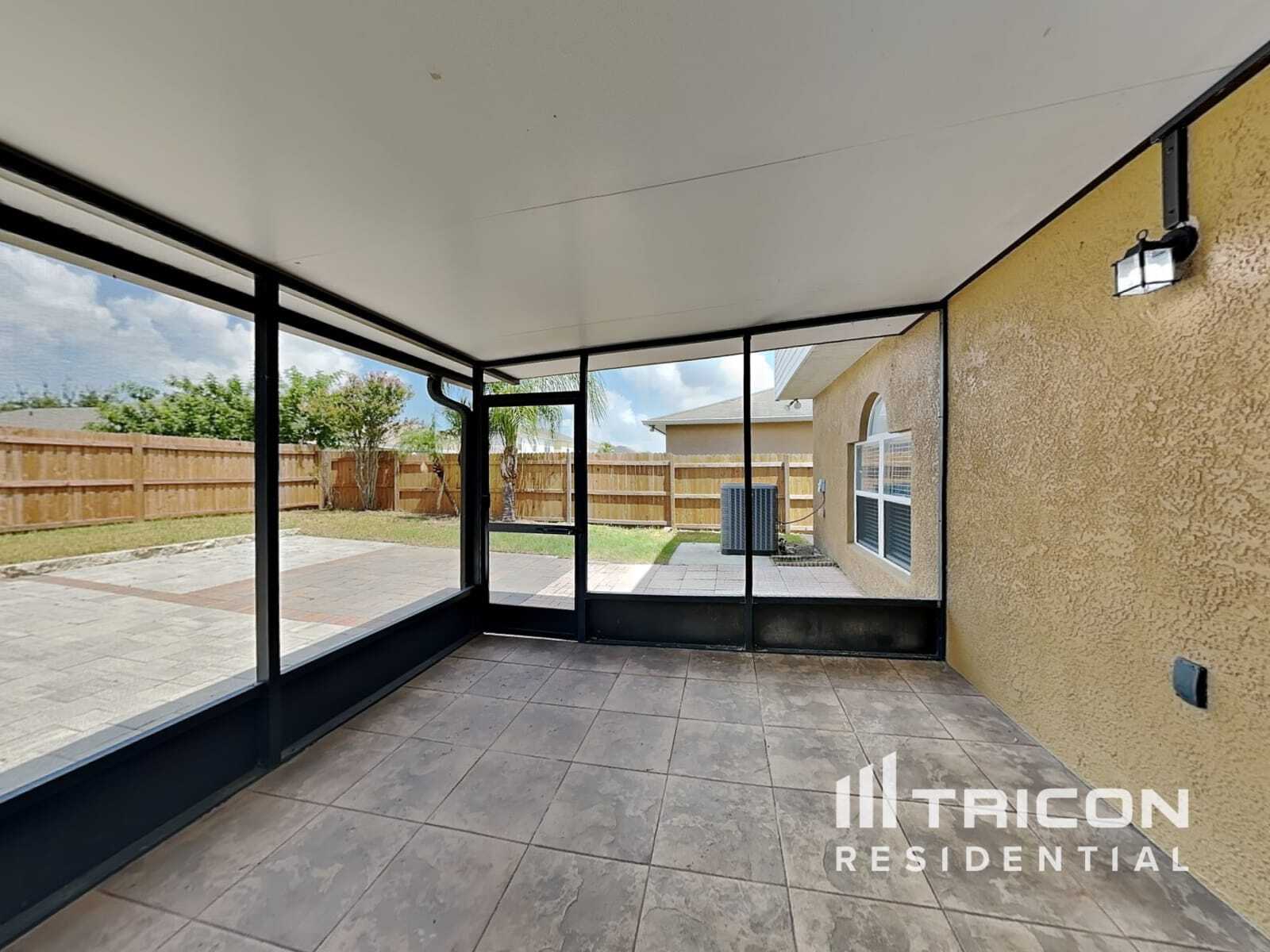 Building Photo - 12610 Lake Vista Dr