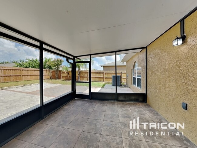 Building Photo - 12610 Lake Vista Dr