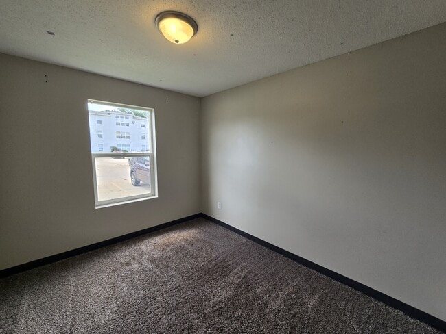 Building Photo - 60 Miller Ave SW