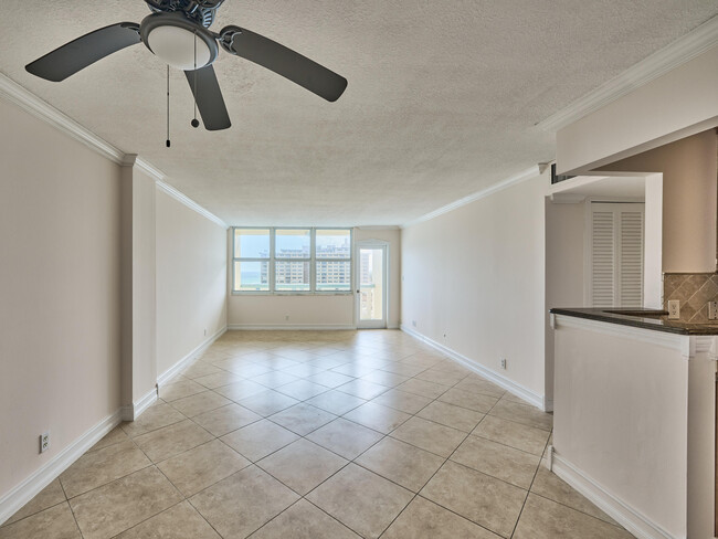 Building Photo - 305 N Pompano Beach Blvd