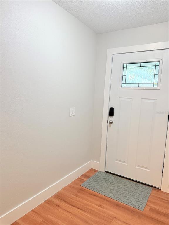 Building Photo - 2130 Redleaf Dr