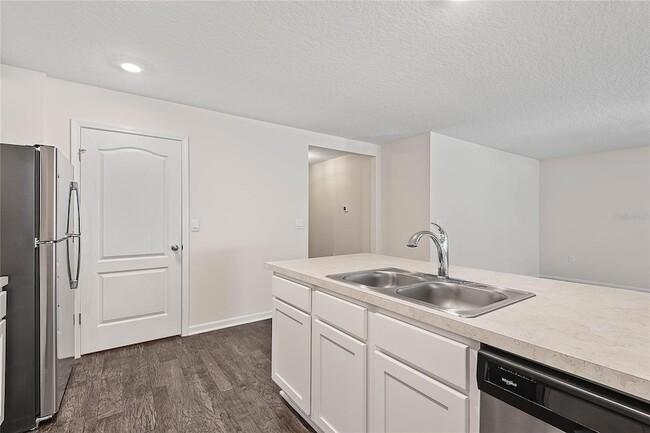 Building Photo - 657 Grand Reserve Dr