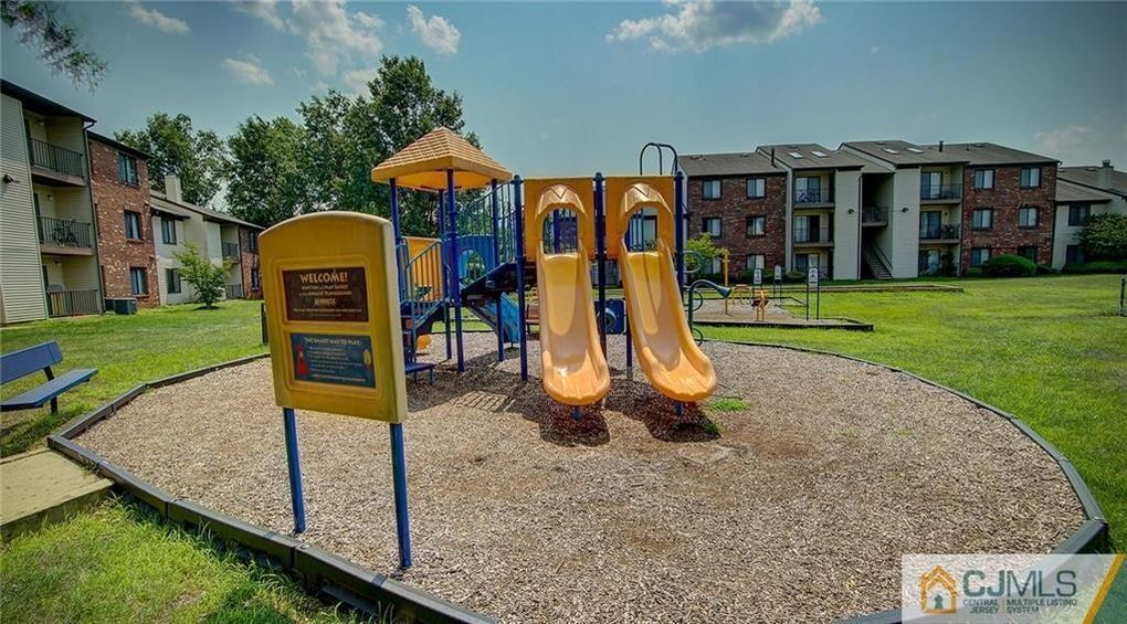 Building Photo - 433 Danbury Ln