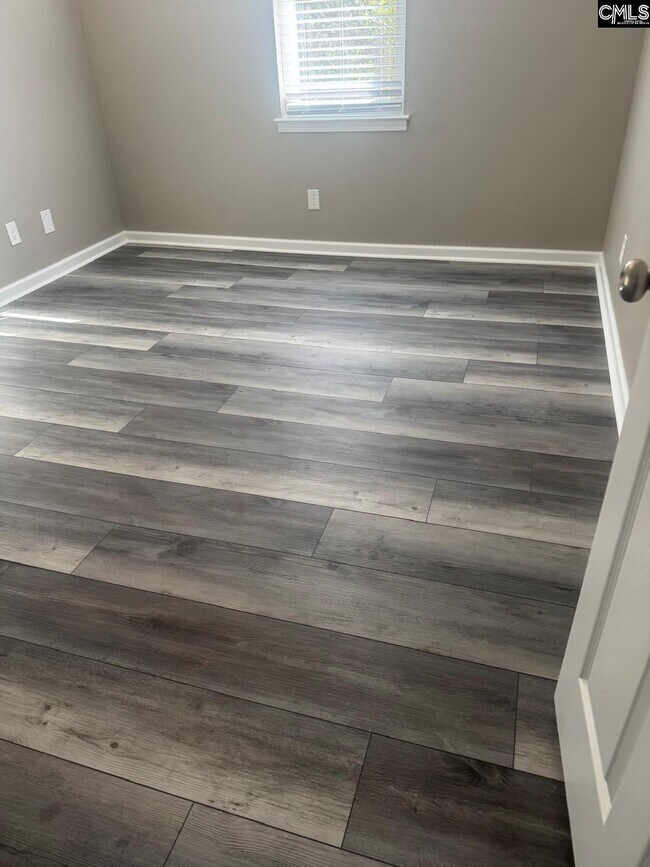 Building Photo - 2919 Chatsworth Rd