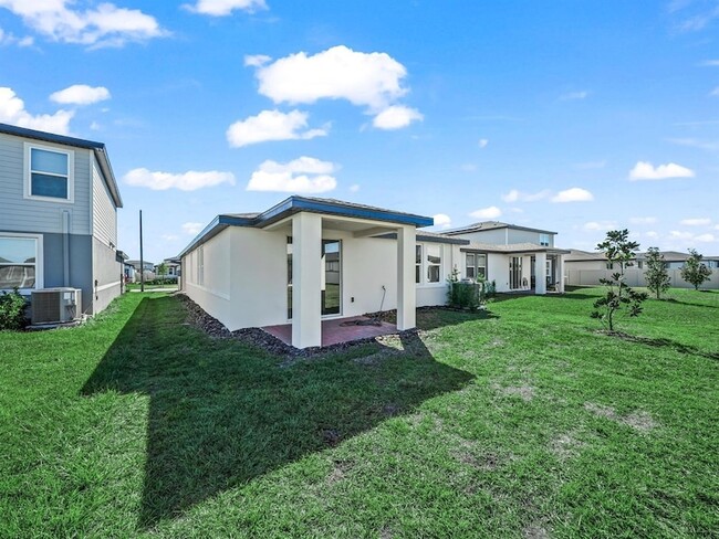 Building Photo - 520 Kennedy Dr