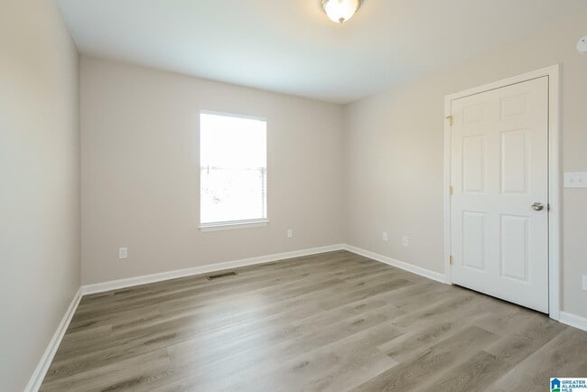 Building Photo - 373 Quail Hollow Rd