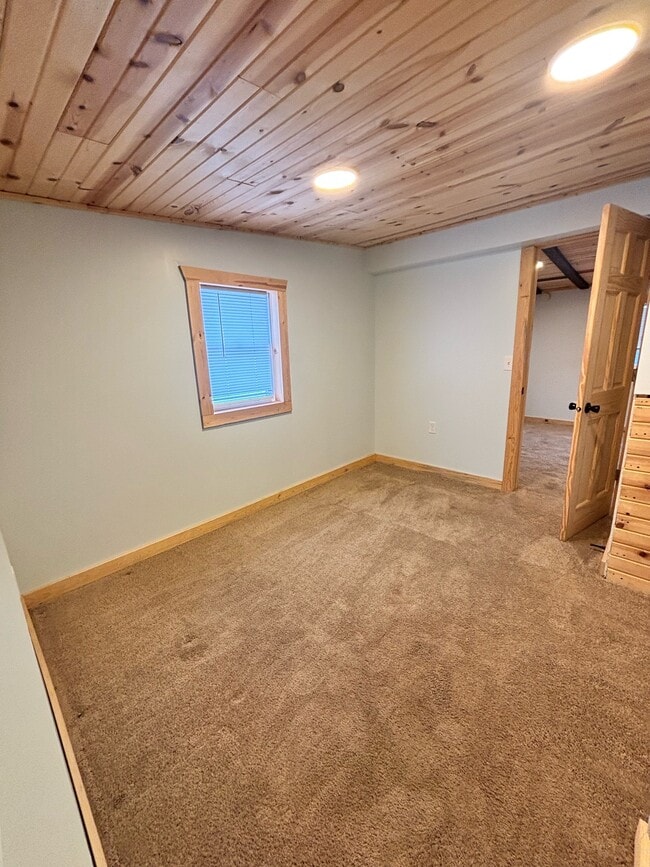 Building Photo - 815 Salmon Ave