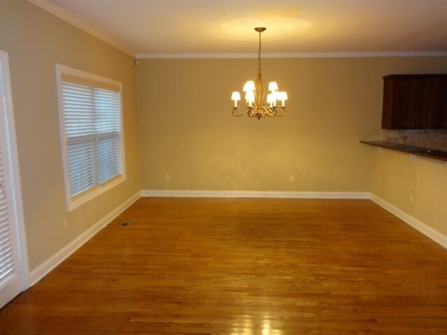 Building Photo - 243 Royal Cres Terrace