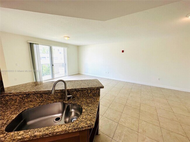 Building Photo - 118 Zamora Ave