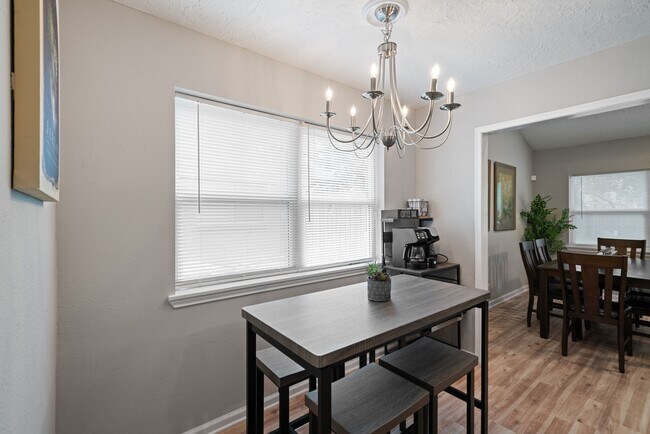 Building Photo - 2523 Village Oak Dr.