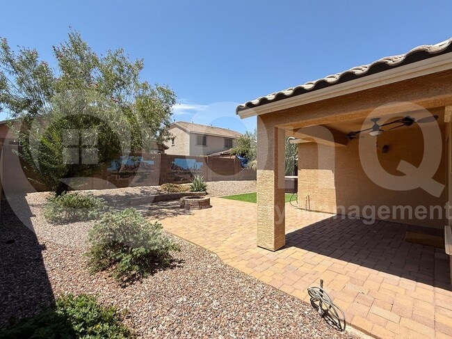 Building Photo - 2009 E Lindrick Dr