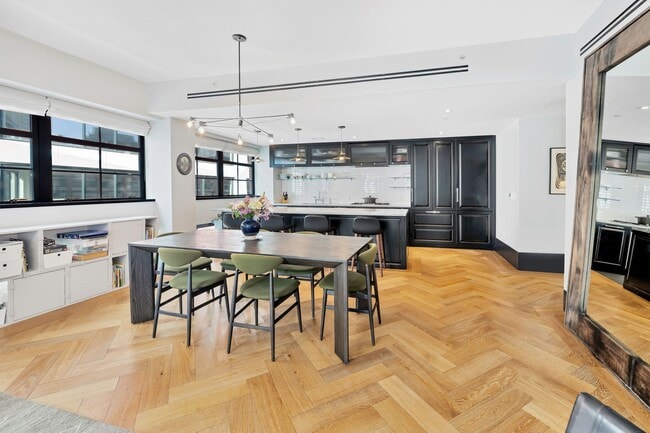 Building Photo - 51 Jay St