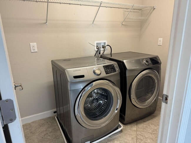 Building Photo - This ALMOST NEW South Carolina floorplan is available for rent and ready for immediate move in.