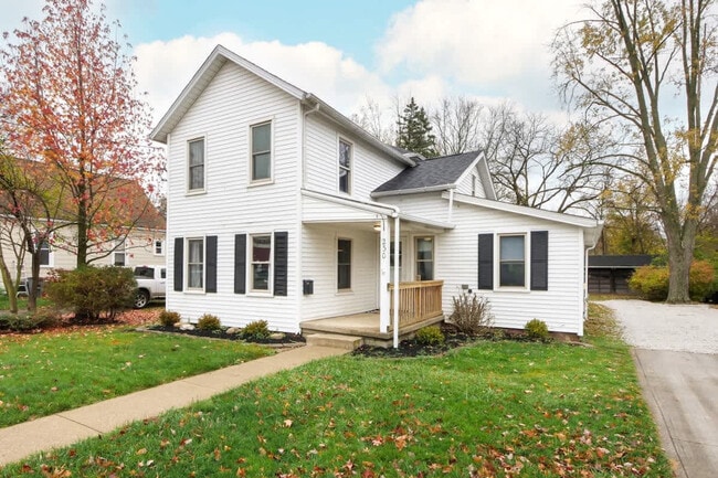 Building Photo - 303 E Washington St